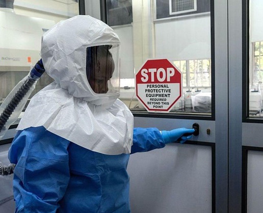 Ebola: Nijerya ve Kenya'daki ilk hastalar Uganda havalimanında karşılaşmış olabilir
