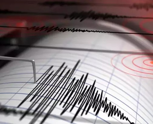 Vanuatu açıklarında 4 dakika arayla 6.9 ve 6.3 büyüklüğünde iki deprem meydana geldi