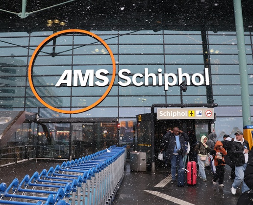 Hollanda'da Boelo Fırtınası Schiphol'de 192 uçuşu iptal etti, 528 uçuşta rötar oldu