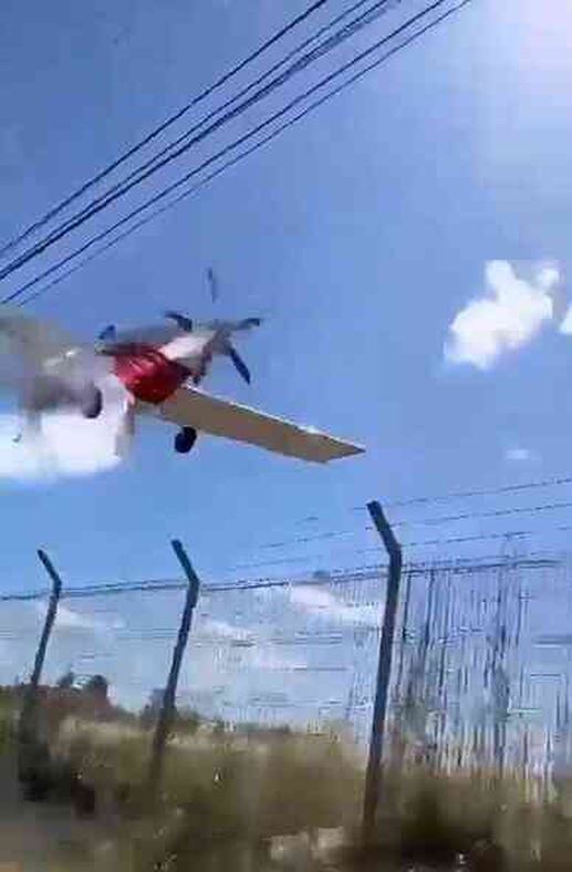 Şili'de yangına müdahale eden yangın uçağı elektrik kablolarına çarptı. Alev topuna dönen uçağın pilotu feci şekilde hayatını kaybetti