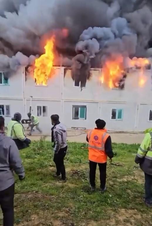 Sakarya'da Şehir Hastanesi yangınının yeni görüntüleri ortaya çıktı