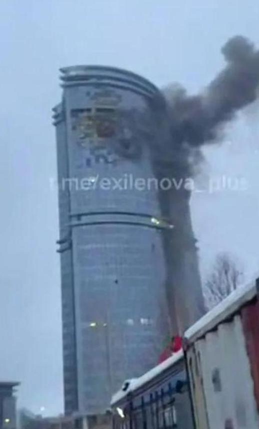 Ukrayna, Rusya'da 120 metre yüksekliğindeki bir gökdeleni vurdu