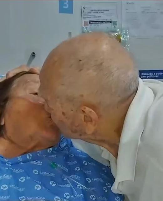 Ergenlik döneminde tanışan ve 74 yıl evli kalan çift aynı gün hayata veda etti