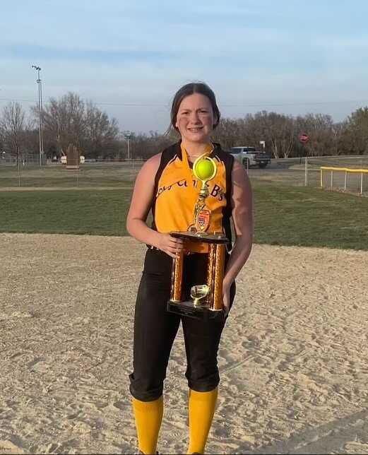 Partiye gitmek için evden kaçan 14 yaşındaki kız kendisini eve geri dönmesi için ikna eden polislerin gözü önünde kafasına sıkarak intihar etti