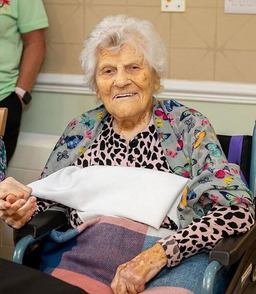 Dünyanın en yaşlı insanı, Guinness Rekorlar Kitabı'na girdi