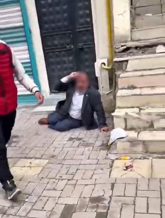 Yaşlı adama sokak ortasında meydan dayağı! Kanlar içinde yere yığıldı