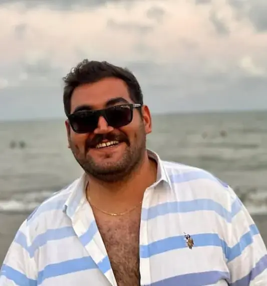 Adana'da kargoya bırakılan kaçak sigara paketini polise teslim eden şube müdürü öldürüldü