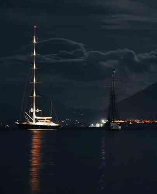 Sicilya açıklarında fırtına sonucu lüks yat battı: 1 kişi öldü, 6 kişi kayboldu