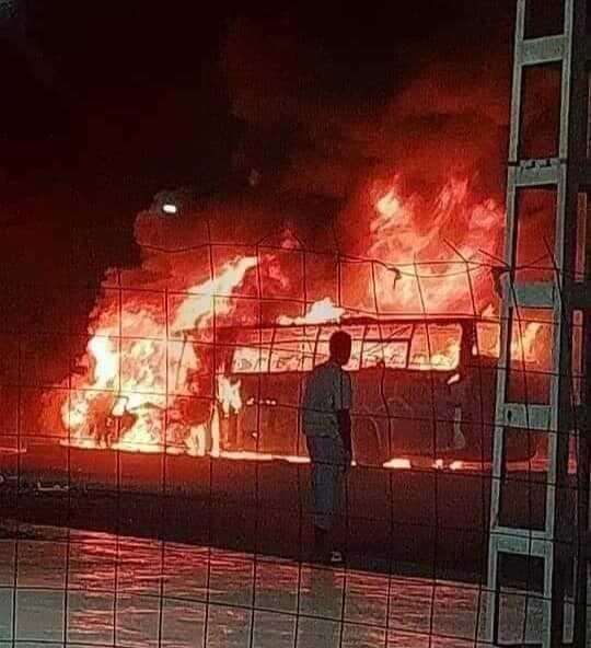 Cezayir'de yolcu otobüsü otomobille çarpıştı! 34 kişi yanarak can verdi, 12 kişi yaralandı