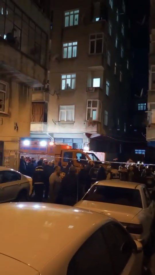 İçinde onlarca insanın yaşadığı apartman, kolonlarından sesler gelmeye başlayınca tahliye edildi