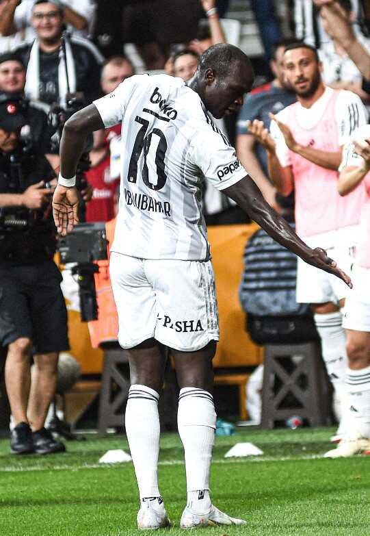 Son Dakika: Konferans Ligi'nde Beşiktaş, Neftçi Bakü'yü eleyerek play-off'ta Dynamo Kiev'in rakibi oldu