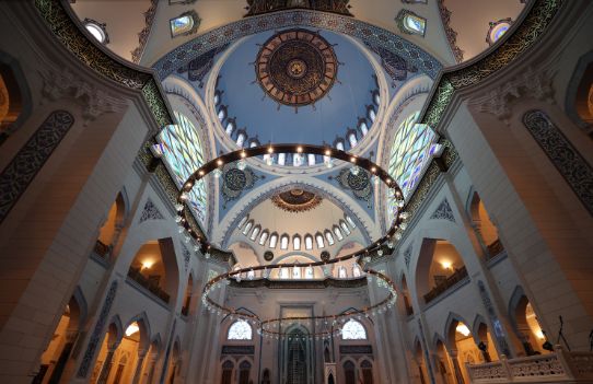 Levent Barbaros Hayrettin Paşa camii nerede, nasıl gidilir (Ferdi Tayfur)? Barbaros Hayrettin Paşa camii kaç kişilik?