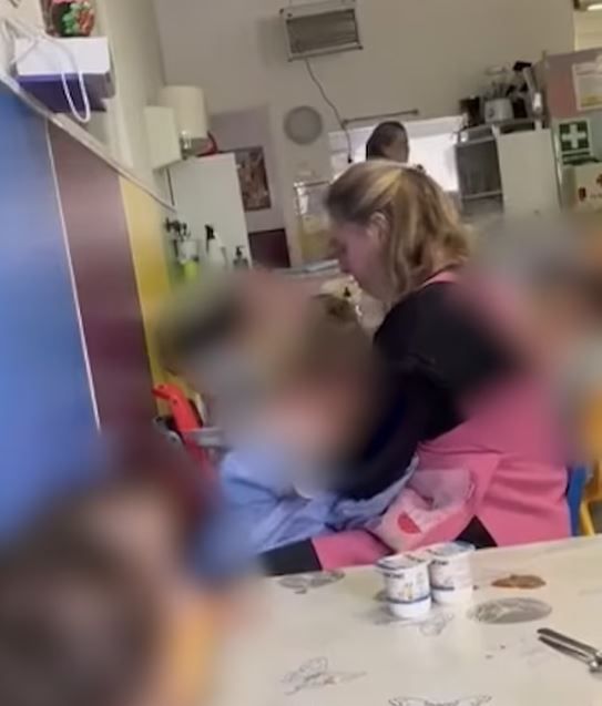 Kreşte küçük çocuğu duvara fırlatan 4 çalışan tutuklandı