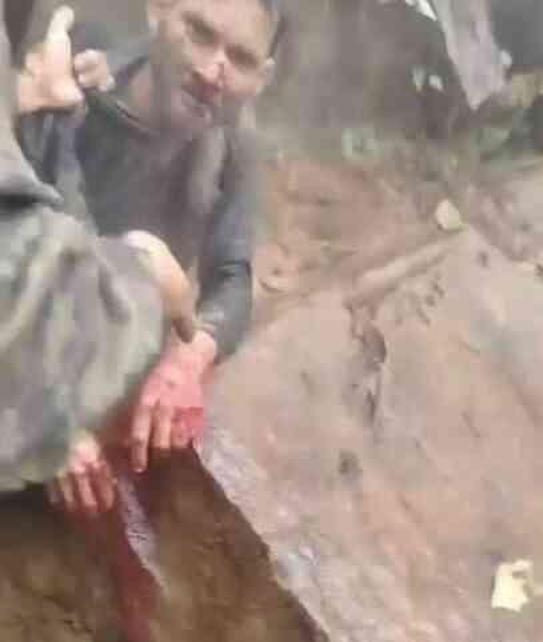 Ekvador ordusu, Los Lobos çetesi tarafından kaçırılan 49 madenciyi kurtardı