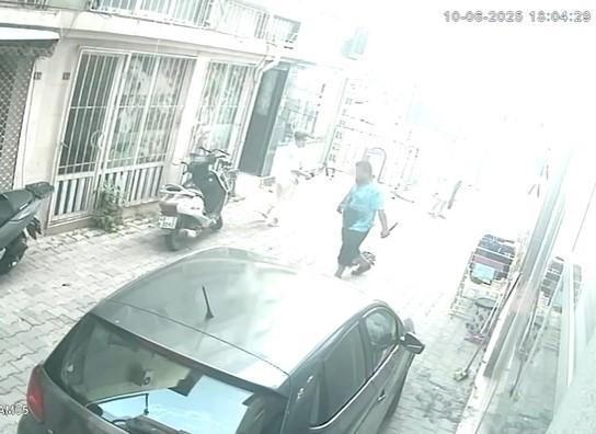 Öldürdüğü çocukla birlikte eve geldiği anların görüntüsü ortaya çıktı