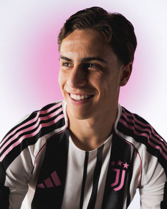 Juventus yeni sezon formalarını tanıttı! Başrolde Kenan Yıldız var