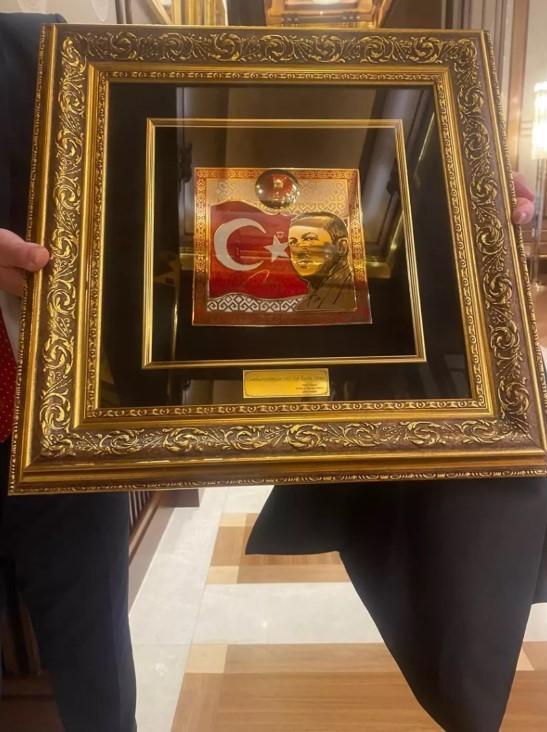 Bahçeli Beştepe'ye gitmedi ama Erdoğan'a hediyeyi gönderdi