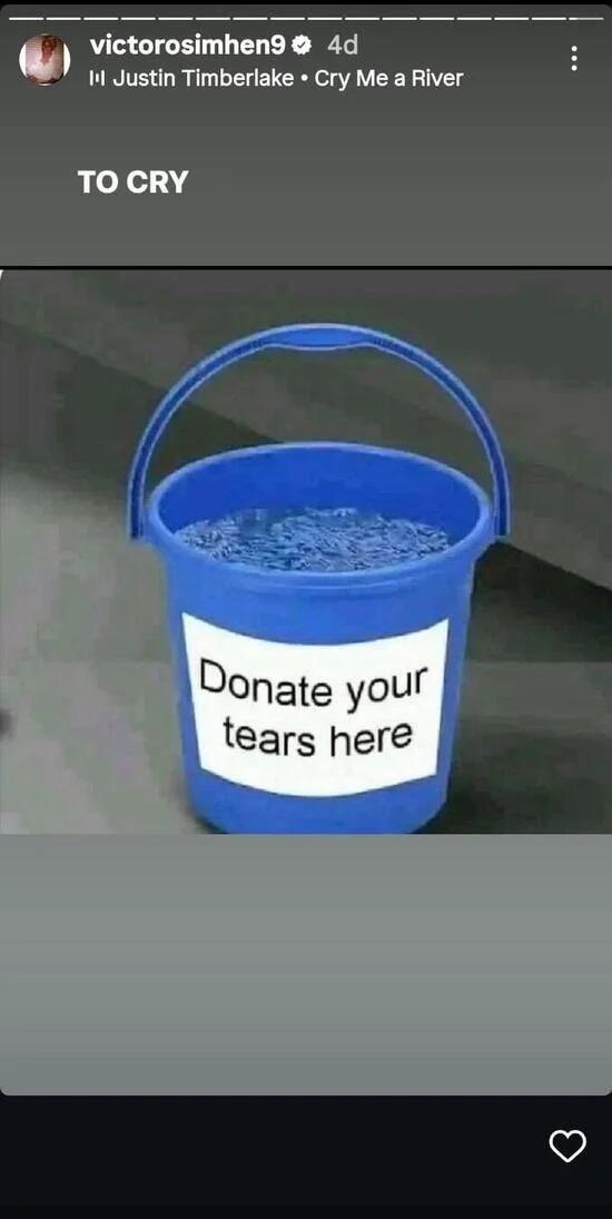 Osimhen'den art arda flaş paylaşımlar