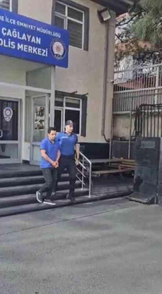 Sahte polisler korsan taksiciyi dolandırdı