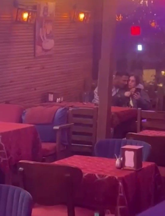 Kız arkadaşını restoranın ortasında bıçakla rehin alan turistin halüsinasyon gördüğü ortaya çıktı