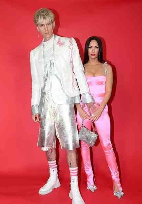 İki yıllık nişanlısı Machine Gun Kelly'den ayrılan Megan Fox, bekar kadınlara 'Enerjinizi erkeklere harcamayın' tavsiyesinde bulundu