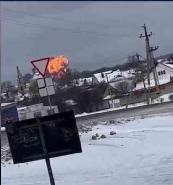 Rusya'da Ukraynalı esir askerleri taşıyan uçağın düşme anı kamerada