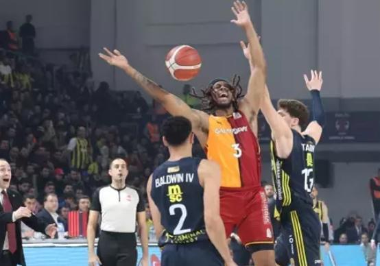 Fenerbahçe Galatasaray basketbol maçı neden yarıda kaldı?