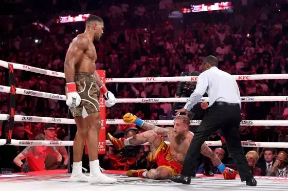 6. rauntta nakavt! Jake Paul-Anthony Joshua maçında kazanan belli oldu