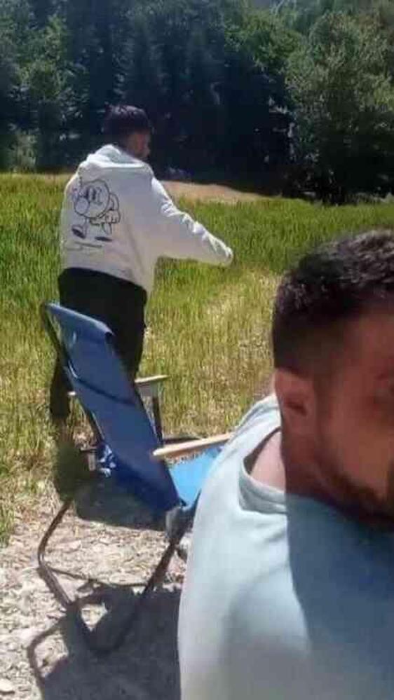 Gölde balık tutan adamdan ücret istediler! Talebi reddedilen işletmeciden aileye zorbalık