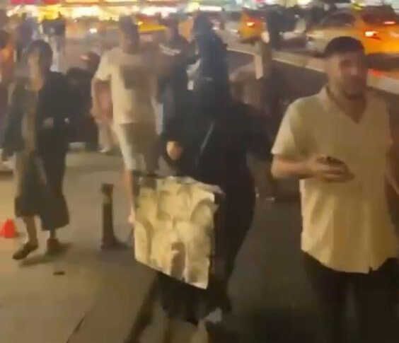 Gençlerin şaka amacıyla patlattığı torpil İstiklal Caddesi'ni karıştırdı