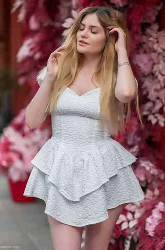 Model adayı genç kız, Diana Belyaeva, erkek arkadaşı ile öpüştükten saniyeler sonra dalgalara kapılıp hayatını kaybetti