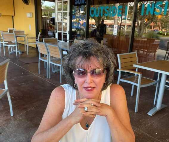 Ölen karısının cesedini günlerce evde bekletti! Köpekler kadının ayağını kemirdi