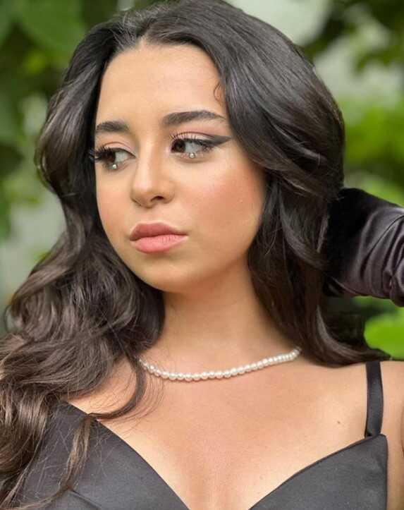 Bir zamanların çocuk yıldızıydı, şimdi büyüdü! Beren Gökyıldız'ın mezuniyet fotolarını görenler şaşkınlıklarını gizleyemedi