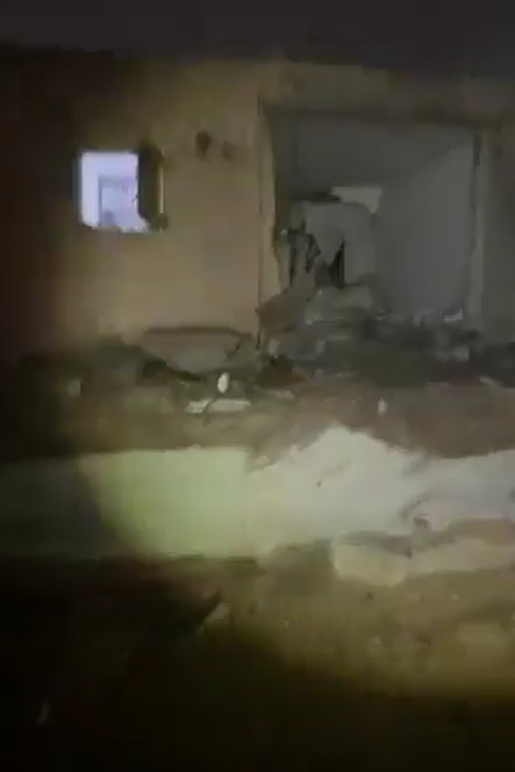 İran'ın misillemesi sonrası İsrail'in Dimona kentinde meydana gelen yıkım görüntülendi