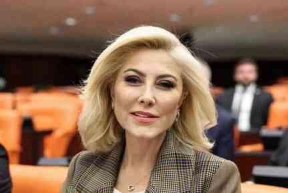 AK Parti ıstakoz olayı ne? Şebnem Bursalı savunmasında ne dedi? Mücahit Birinci ıstakoz olayına sert çıktı!