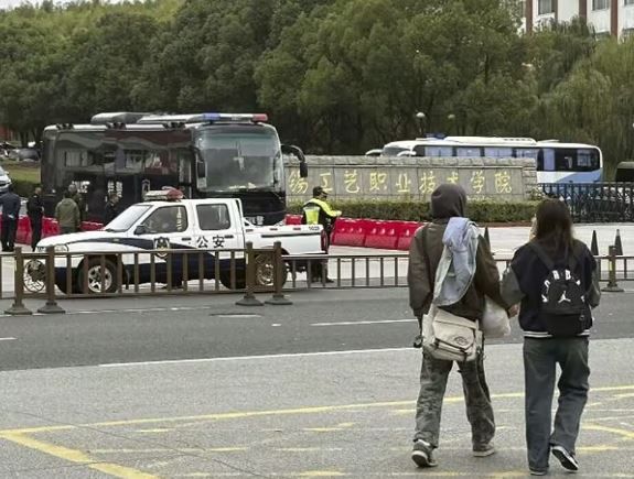 Sınavda başarısız olan öğrenci, bıçakla 8 kişiyi öldürdü 17 kişiyi yaraladı