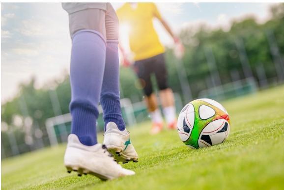 8 saniye kuralı nedir, futbolda 8 saniye kuralı ne demek? Kaleci topu elinde kaç saniye tutabilir?