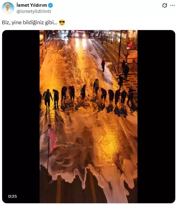 Ümraniye Belediyesi sokak yıkama görüntüsü