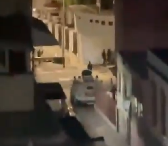 Venezuela'da hareketli saatler! Başkanlık sarayında silah sesleri duyuldu