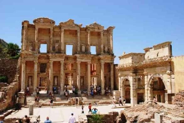 Efes Antik Kenti nerede? Efes Antik Kenti giriş ücreti ne kadar? Efes Antik Kenti neden ünlü?