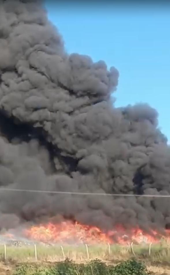 Geri dönüşüm fabrikasında yangın! Alevler çevredeki fabrikaları da tehdit ediyor