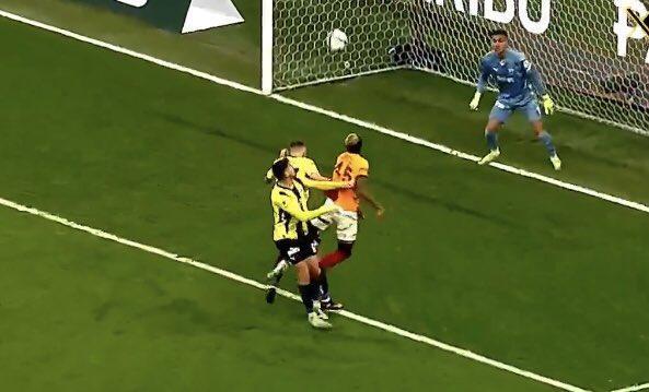 Dev derbide gergin anlar: Başrolde Osimhen ve Mert Hakan var