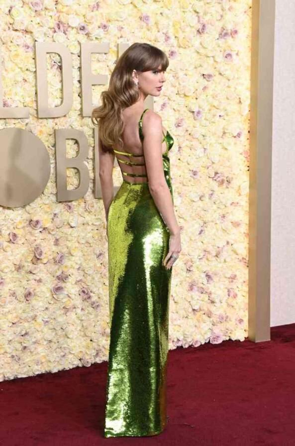 Altın Küre Ödüllerinde şıklıkları ile göz kamaştıran 14 yıldız