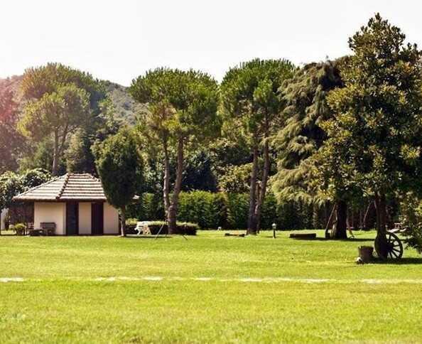 Ünlü oyuncu İlker Ayrık ve eşi çiftliklerindeki yeni hayatlarını anlattı