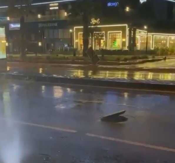 İzmir'de akşam saatlerinde ürküten siren sesleri: Rögarlar taştı, site yönetimi siren çaldı