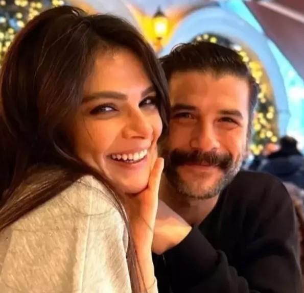 Başarılı oyuncular Sinem Ünsal ile Berk Cankat arasındaki aşk iddiaları, magazin dünyasında büyük yankı uyandırmaya devam ediyor. Sosyal medyada ve basında yer alan haberler, ikili arasında romantik bir ilişki olup olmadığı sorusunu gündeme getirdi.
