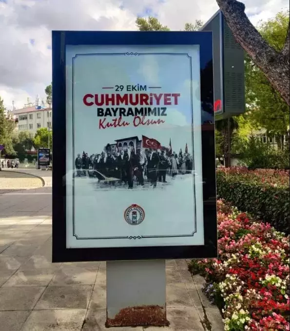 Muğla'da 29 Ekim afişinde yazım hatası örneği