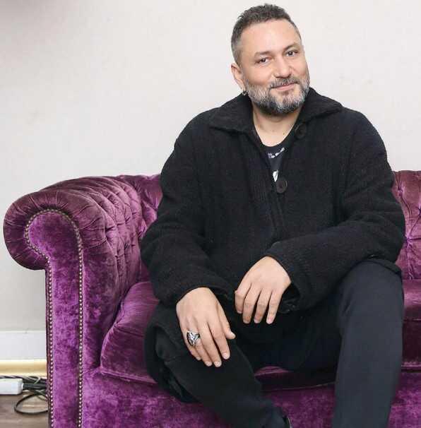 Sanatçı Hüsnü Şenlendirici, bağırsak kanserine yakalandı