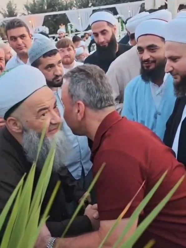 Cübbeli Ahmet Hoca'nın oğlu evlendi: İşte düğünden ilk görüntüler