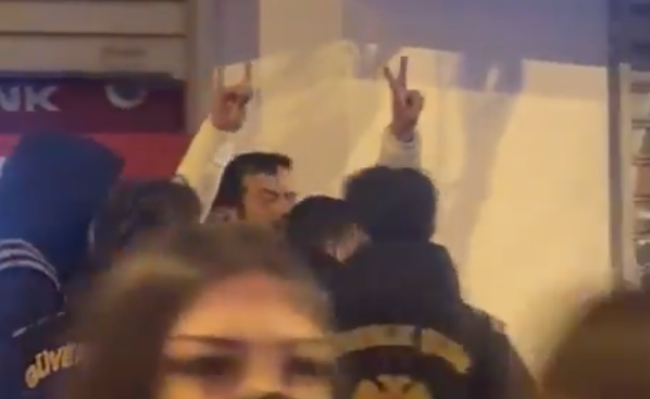 Oyuncu Ufuk Bayraktar'dan 8 Mart yürüyüşüme müdاهل! Polis araya girdi